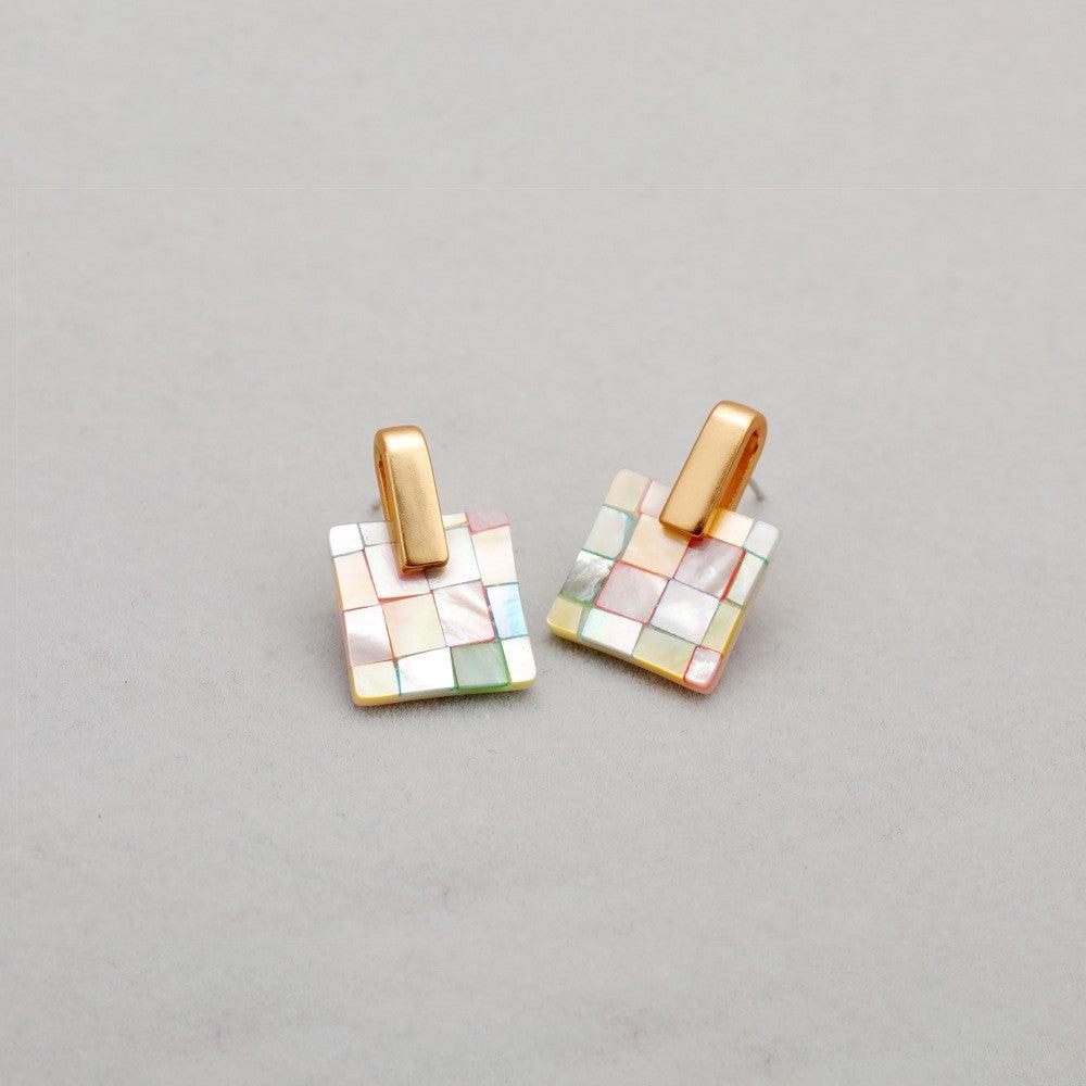 Colorful Shell Earrings Girls Elegant Commuter Geometric Plaid Stud | MODE BY OH