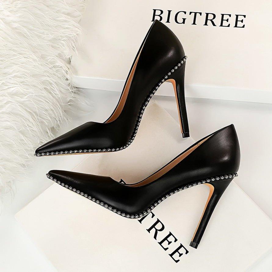 Studded high heels | MODE BY OH